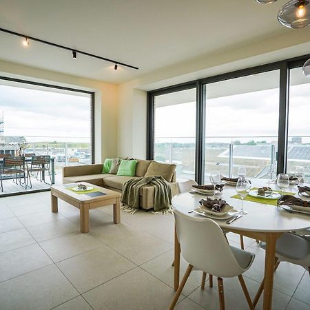 Huswell - Beautiful Apartment With Communal Pool And Gym Остенде Екстериор снимка